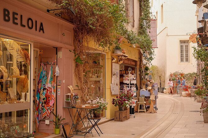 A day in Provence: Les Baux de Provence, Saint Rémy and more - L’Isle-sur-la-Sorgue: Antiques, Working Water Wheels, and Riverside Stops