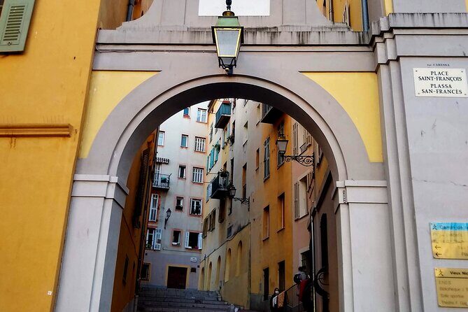 A Writer's Guide to Nice: An Audio Tour of the Old Town - Starting at Opéra – Vieille Ville: Get Your Bearings Fast