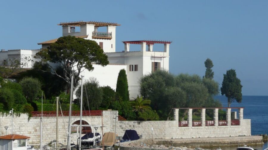 Beautiful Houses of the French Riviera Private Tour - Eze Medieval Village Above the Mediterranean