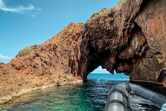 Boat excursion - Cannes Esterel Coves Insight – 1H30 - 1H30 on a Black Tender: the Esterel Coves Experience in Real Life