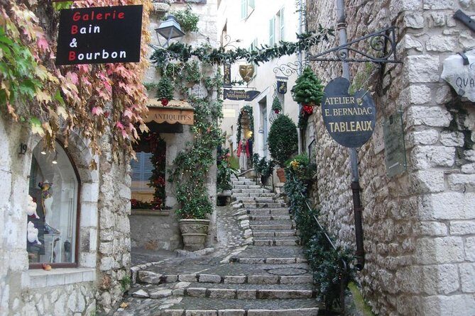 Cannes, Antibes & St Paul de Vence Half Day Private Tour - Saint-Paul de Vence Finish: Two Hours to Shop, Browse, and Reset