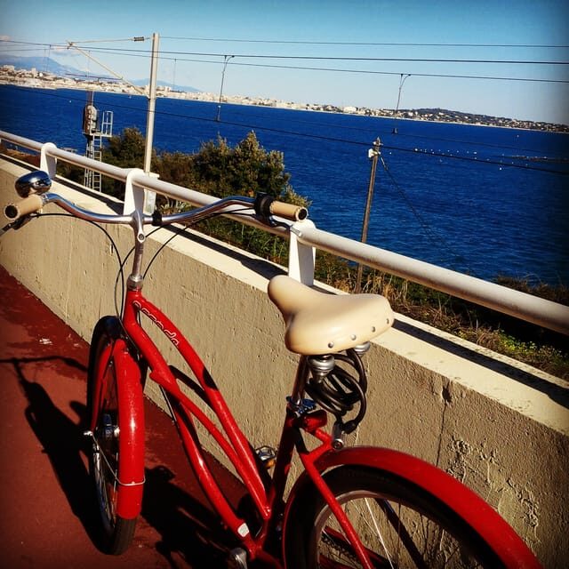 Cannes: Bike Rental - Antibes Street to the Cap d’Antibes route: your ride, your effort