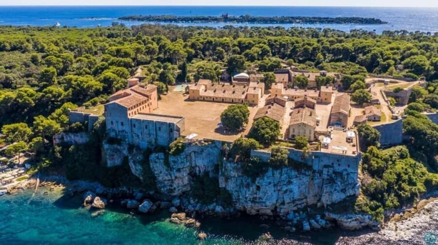 Cannes: Boat trip without a license to the Lerins Islands - The boat, the vibe, and why the host matters
