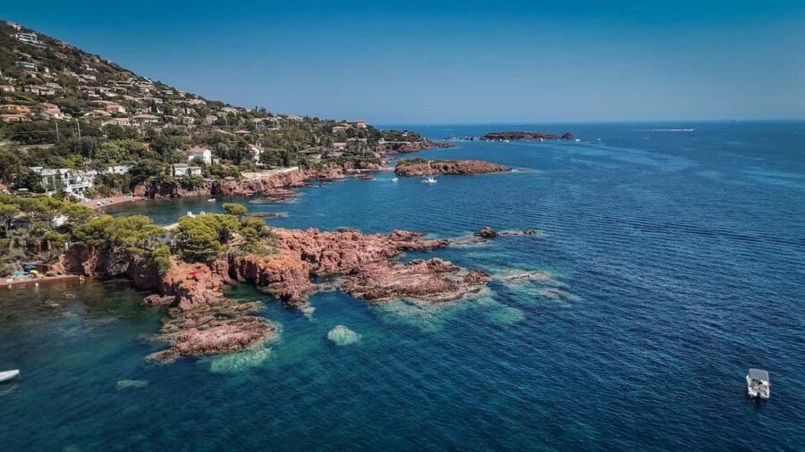 Cannes: coastline boat excursion to St Tropez via Esterel - The safety briefing is short, but don’t skip it