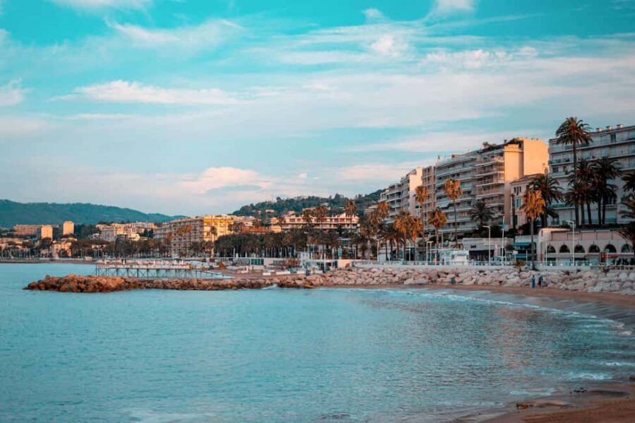 Cannes: Photoshoot Experience - Cannes Outdoors Photo Session: Fast, Flexible, and Private