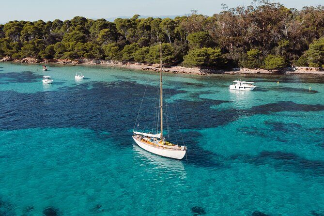 Classic Yacht Sailing in Cannes - Food and drinks onboard: light, local-feeling, and timed for comfort