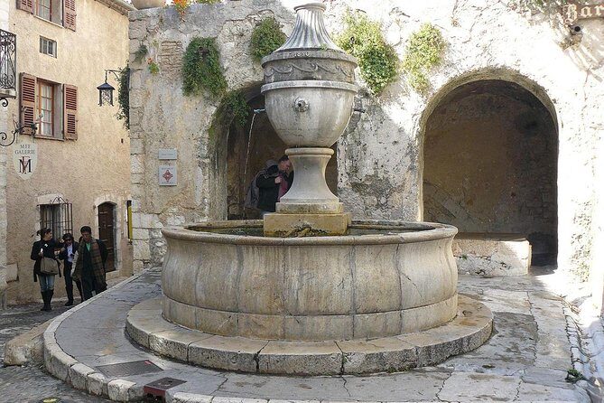 Countryside Tour - Provence Villages in a 6-Hour Loop from Nice