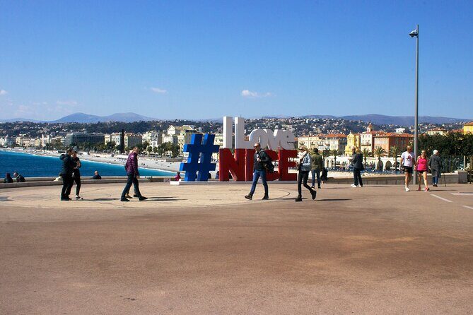 Discovery of the city of Nice by electric Méhari - Why a electric Méhari is a smart way to see Nice