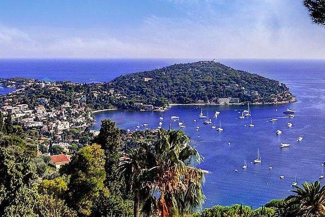 Excursion partagée Eze, Monaco & Monte Carlo from Nice - Villefranche-sur-Mer: Cap Ferrat Views on the Way to Èze