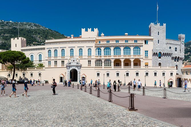 Excursion Van > Cannes > Nice > Eze Village > Monaco Monte-Carlo - Nice: Promenade des Anglais to the Heights (10 Minutes That Matter)