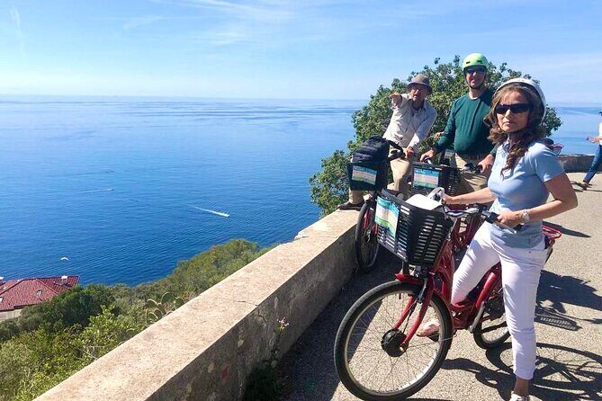 French Riviera Grand Panoramic E-Bike Tour - Sentier du Vinaigrier: shade, trees, and built-in viewpoint moments