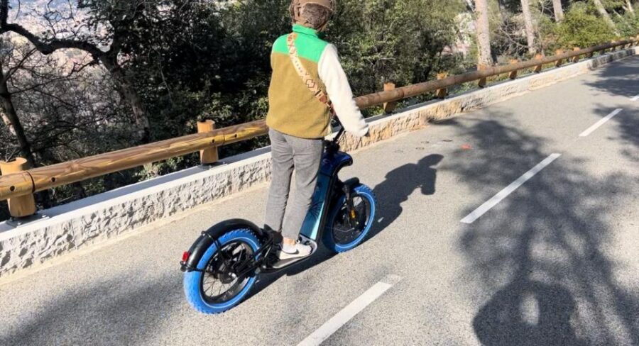 French Riviera : Guided Visit on a E-Scooter - French Riviera by e-scooter: why it feels different than buses