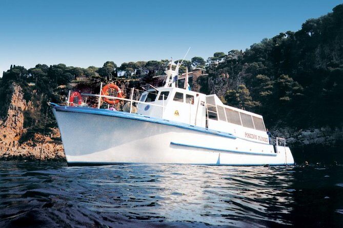 French Riviera Villefranche Bay Snorkeling Tour from Nice - Entering Nice by boat: what the first 30 minutes feel like