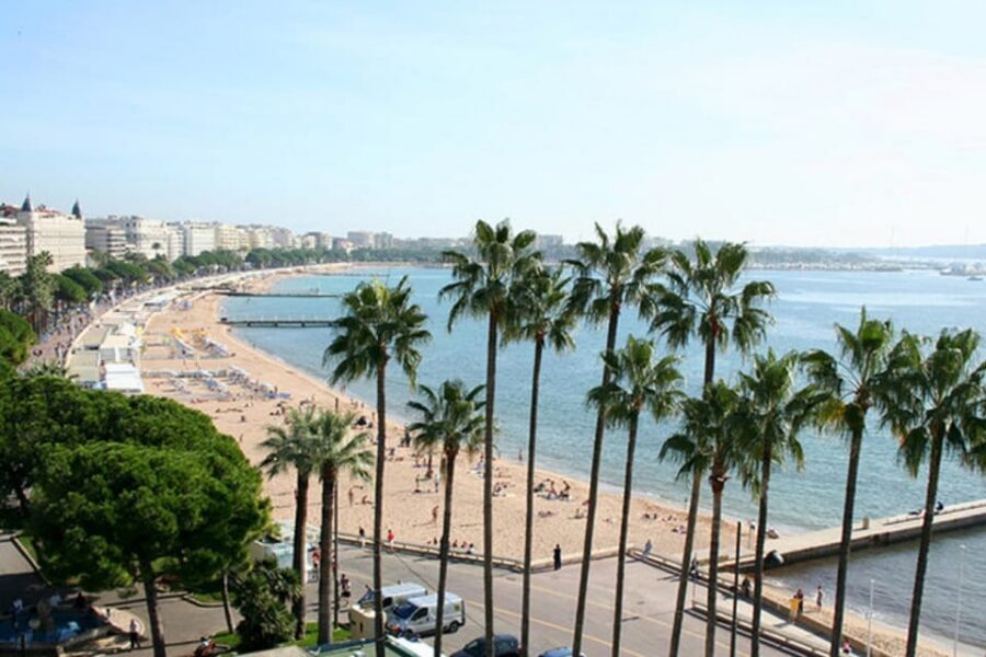 From Nice: Full-Day French Riviera and Monaco Tour - Juan-les-Pins and Antibes: from billionaire bays to a real walking town
