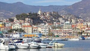 From Nice: Full-Day Italian Market, Menton, & La Turbie Tour - Sanremo Market Time: Leather, Shoes, and Real Shopping Freedom