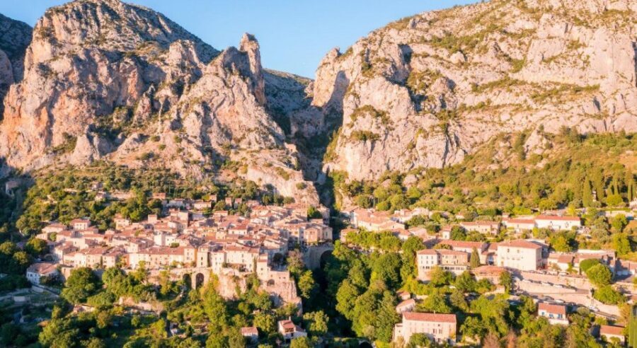 From Nice: Gorges du Verdon Guided Tour - Follow the Verdon River to the canyon that goes down 700 meters
