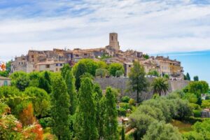 From Nice: Provence and its Medieval Villages Full-Day Tour - Gourdon Fortified Views and the Saut du Loup Waterfalls Stop