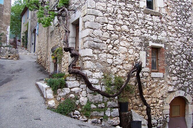 Full day Guided Tour: Cannes, Antibes, St Paul de Vence from Nice - Saint-Paul-de-Vence: medieval lanes and art galleries