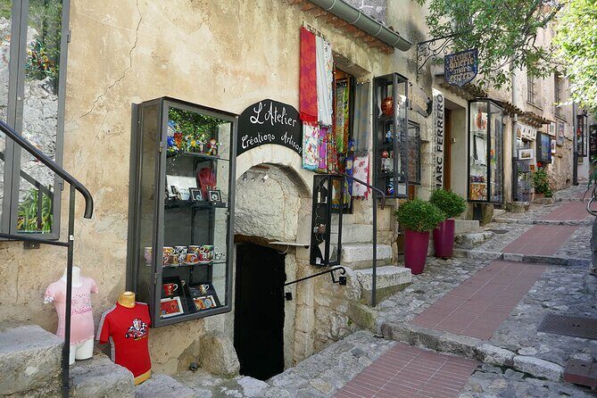 Full Day Tour in Eze Monaco and Monte-Carlo from Nice - Monte-Carlo and the Grand Prix Circuit Experience