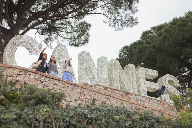 Full-day Tour Nice, Cannes and Antibes from Nice - Nice Old Town and the port views: start with your bearings