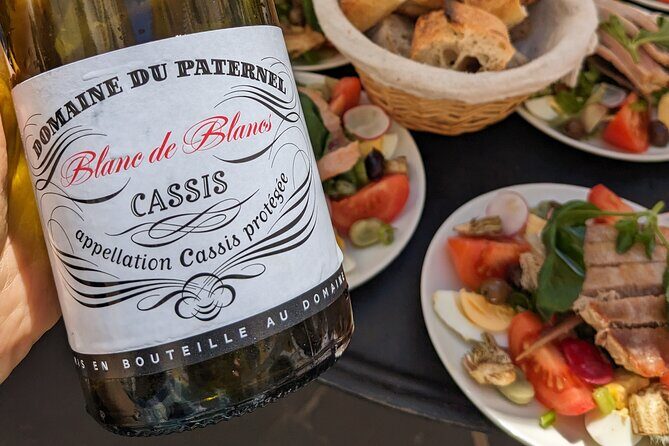 Gourmet Walking Tour with Lunch and Wine Pairing - Meeting up, group size, and the English tour format
