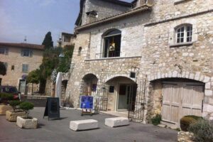 Grasse perfumery Fragonard, Gourdon, Tourettes Sur Loup, Saint Paul De Vence - Stop 1: St-Paul-de-Vence in 45 minutes (art vibes and easy wandering)