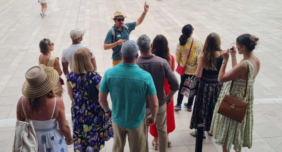 Guided tour of Monaco in 2 hours - Where to meet in Casino Square (and spot the sign fast)