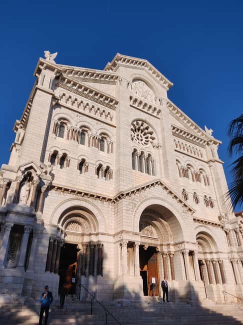 Guided tour of Monaco in 2 hours - Prince’s Palace of Monaco: changing of the guard and Grimaldi stories