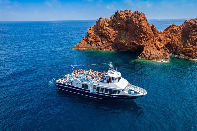 Ile Sainte-Marguerite Ferry & Corniche d'Or Cruise Combo from Cannes - On Île Sainte-Marguerite: trails, Fort Royal, and marine science