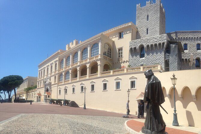 Monaco & Èze - Moyenne Corniche: a quick photo stop with big-view payoffs