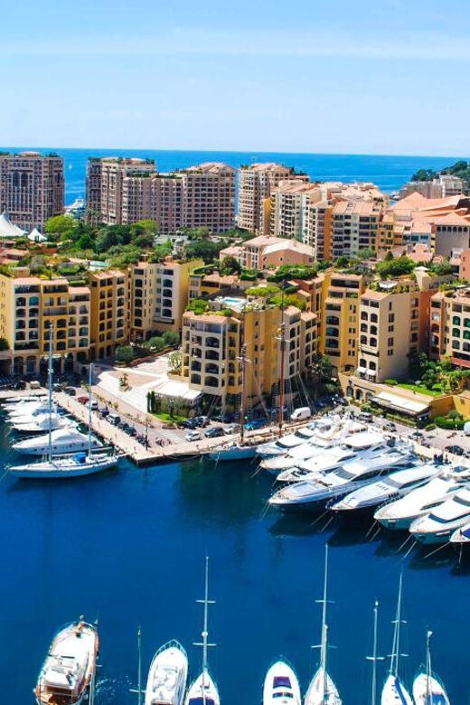 Monaco: Self-Guided Walking Tour of Monte Carlo & Audioguide - Where you start in Monaco: casino vs. train station