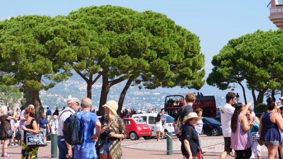 Monaco: Self-Guided Walking Tour of Monte Carlo & Audioguide - Port Hercule: yachts and harbor views at your own pace
