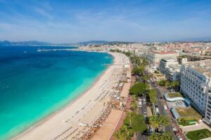 Nice Airport Transfer to/from Nice City - Finding your driver at Nice airport: signs and quick routing