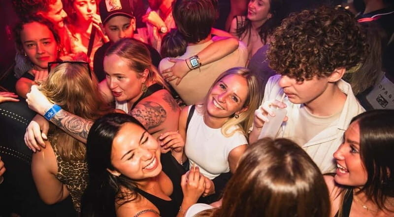 Nice: Bar/Pub Crawl with Free Shots and VIP Entry - Key Highlights at a Glance