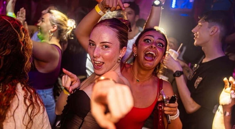Nice: Bar/Pub Crawl with Free Shots and VIP Entry - Stop 2: How the Crawl Keeps You Moving (Instead of Wandering)