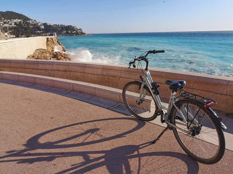 Nice: Bike and E-Bike Rental - The Promenade des Anglais stretch: grand, easy, and photo-friendly