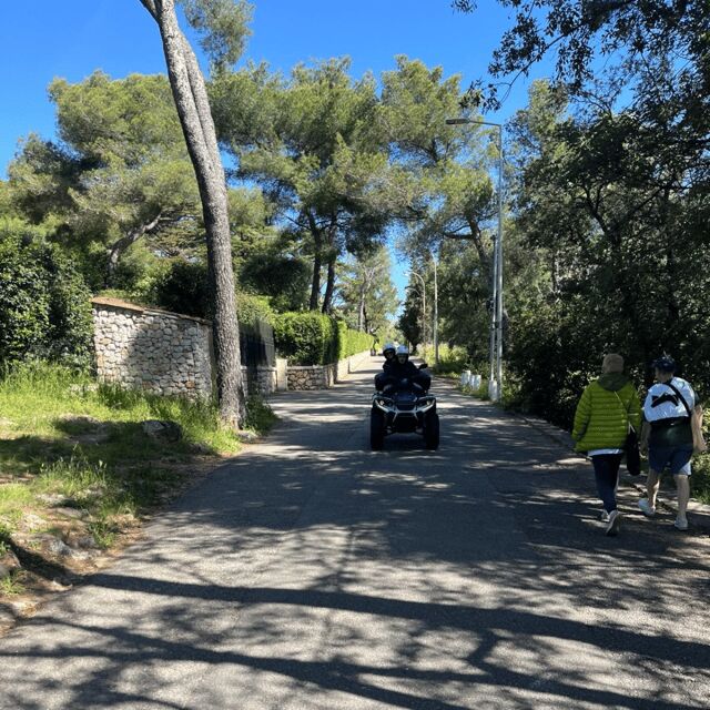NICE BY ELECTRIC QUAD:panoramic tour from Nice - Place Masséna: Nice’s Classic Center by Quad