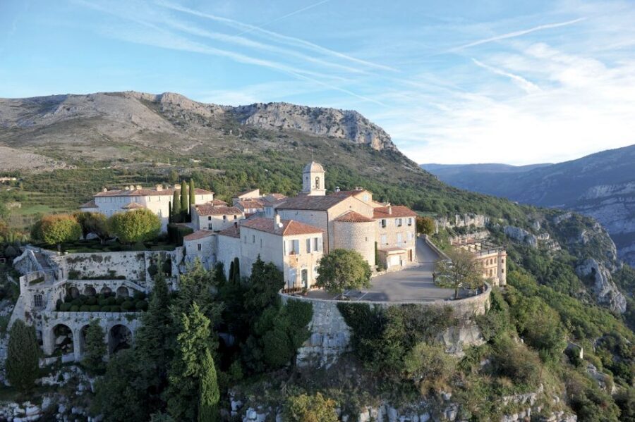 Nice: Medieval Villages Full-Day Guided Trip - Getting picked up from Nice without losing your day