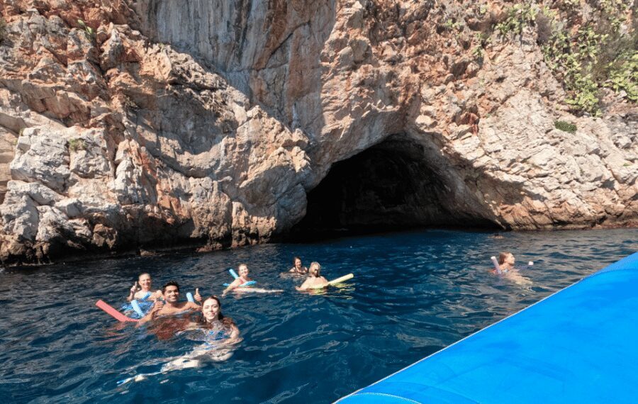 Nice: Monaco & Mala Caves Boat Trip with Snorkeling - Villefranche-sur-Mer: the wind-sheltered Riviera break that actually lets you breathe