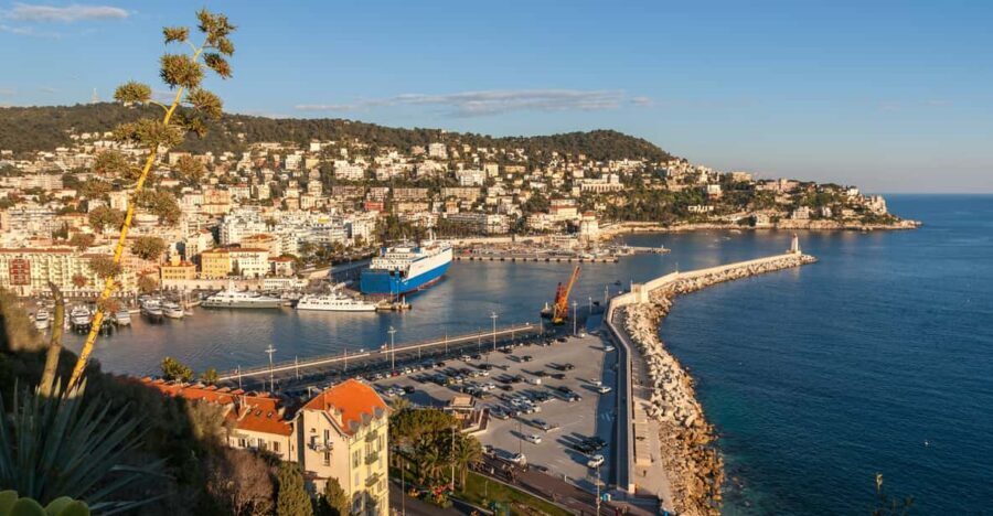 Nice: Old Town Treasures and Castle Hill Walking Tour - Where the tour starts: Castel Plage and the quick route into Old Nice