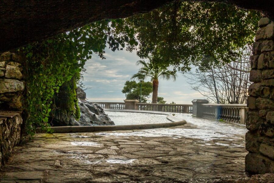 Nice: Old Town Treasures Walking Tour - Vieux Nice: why “old” here feels instantly personal