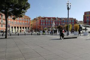Nice Small-Group Old Town & Castle Hill Cultural Walking Tour with a Local Guide - Old Town Streets: Baroque Architecture You Can Actually Navigate