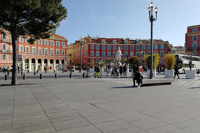 Nice Small-Group Old Town & Castle Hill Cultural Walking Tour with a Local Guide - Old Town Streets: Baroque Architecture You Can Actually Navigate