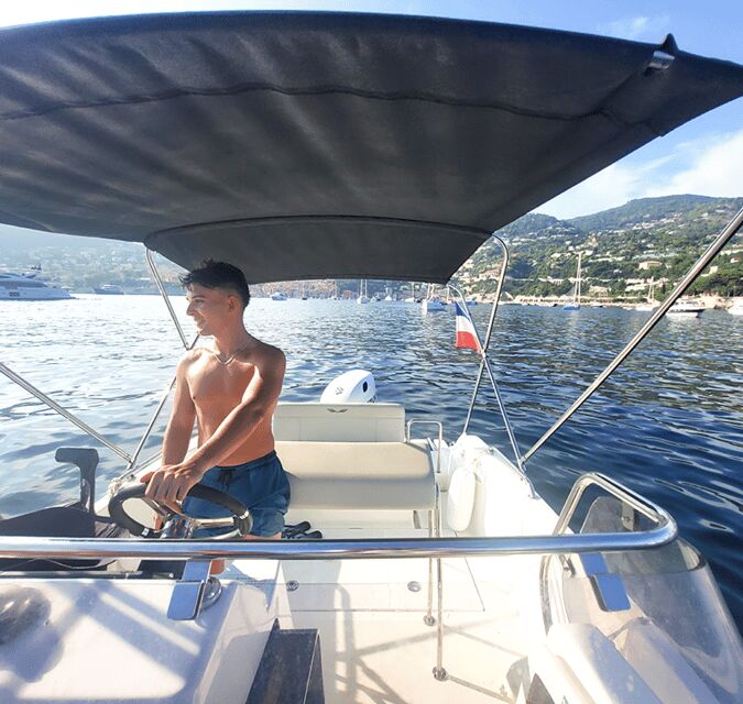 Nice: Visite privé en Bike & Boat 3h Villefranche-Cap ferrat - Saint-Jean-Cap-Ferrat cruise: long-tail moments and dolphins