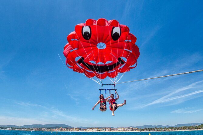 Parasailing flight two people, in Mandelieu-Cannes - Flying Over Nartelle Beach and the Coast Toward Saint-Tropez