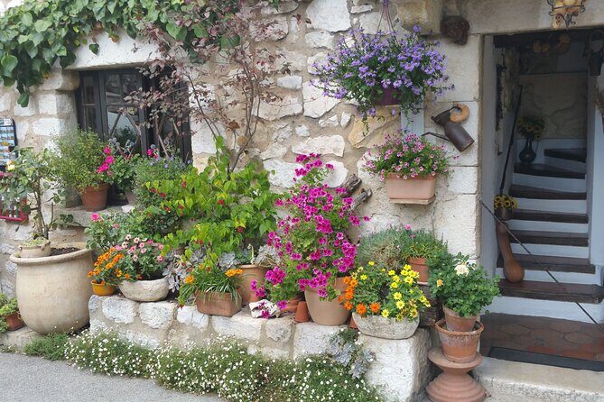 Private Full-day French Riviera and Hilltop Villages Tour - The pacing: how to enjoy 4 villages without feeling rushed