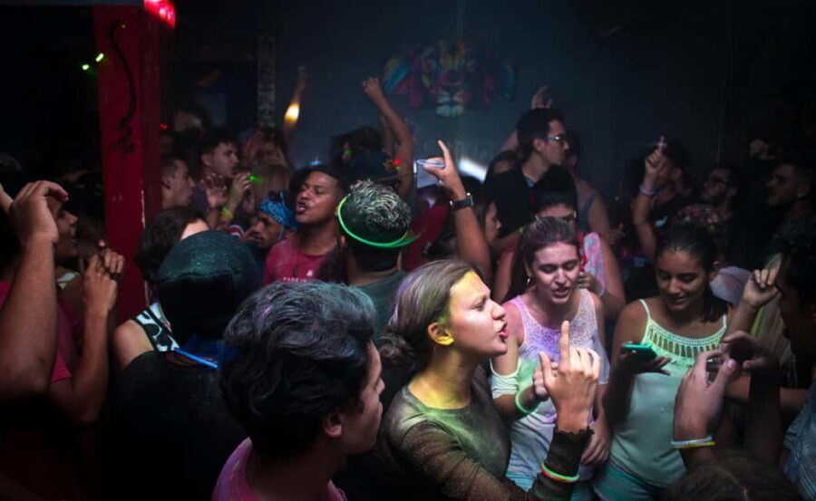 Pub Crawl Nice: Free Shots,Best Bar, Secret Surprise with us - Who This Pub Crawl Nice Experience Is Best For