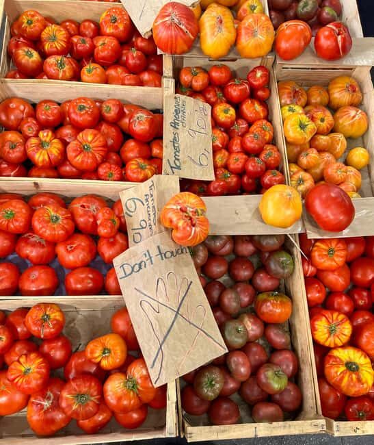 Secret Food Tour: Nice - Picnic-Style Southern France: Charcuterie, Cheese, Fruits, and Wine