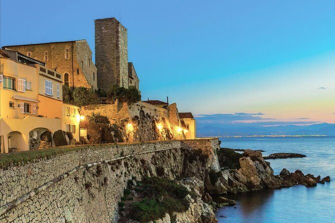 Self Guided Antibes, Cannes & Saint Paul de Vence from Nice - Cannes Croisette in 20 minutes: Hollywood vibes with a fast walk