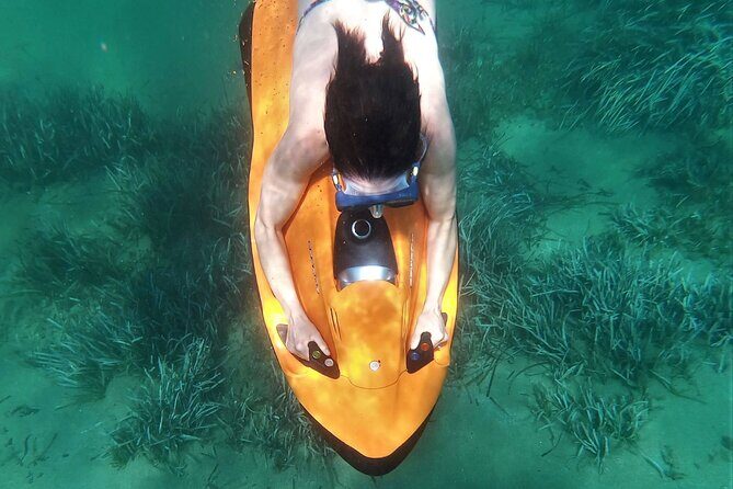 Session of 30 minutes of Unique Sensations in Underwater Scooter - Your 30-Minute Session: From Safety Briefing To Real Fun